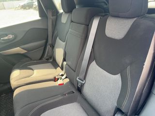 2017 Jeep Cherokee Altitude - Interior Rear Seat Image